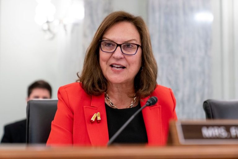 In Nebraska, independent Senate candidate gives GOP a competitive race